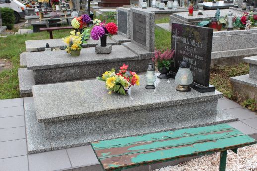 Grób Kornelia Wolniarska