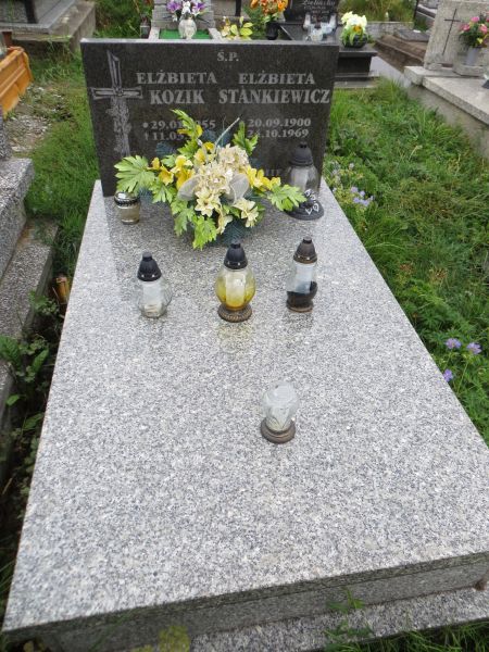 Grób Elżbieta Kozik
