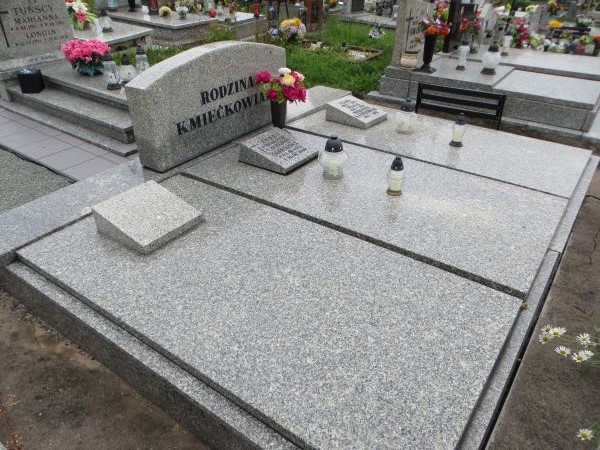 Grób Feliks Kmiećkowiak